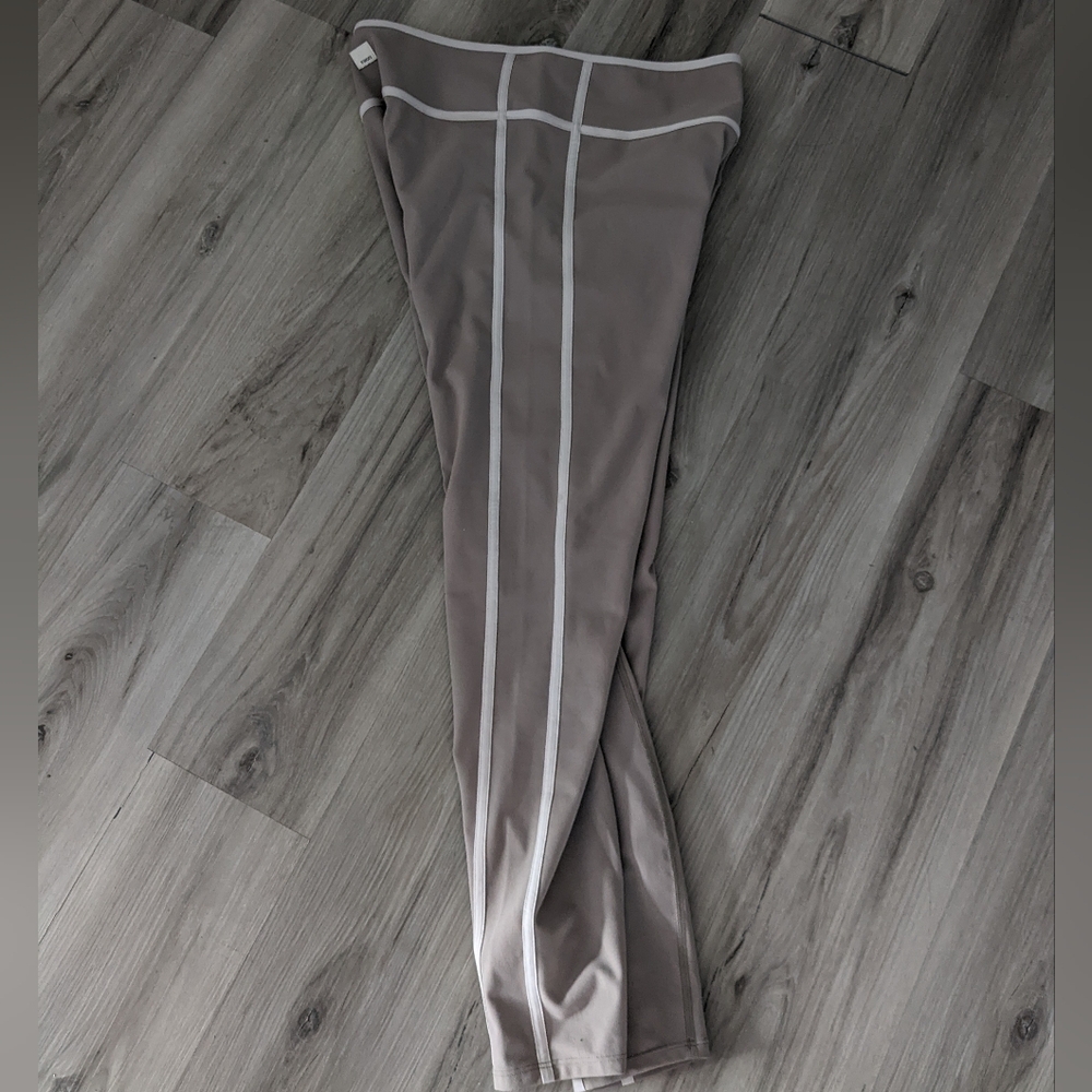 Vuori Piper Breathe Interlocking Leggings Graphite Size M - Picture 3 of 11